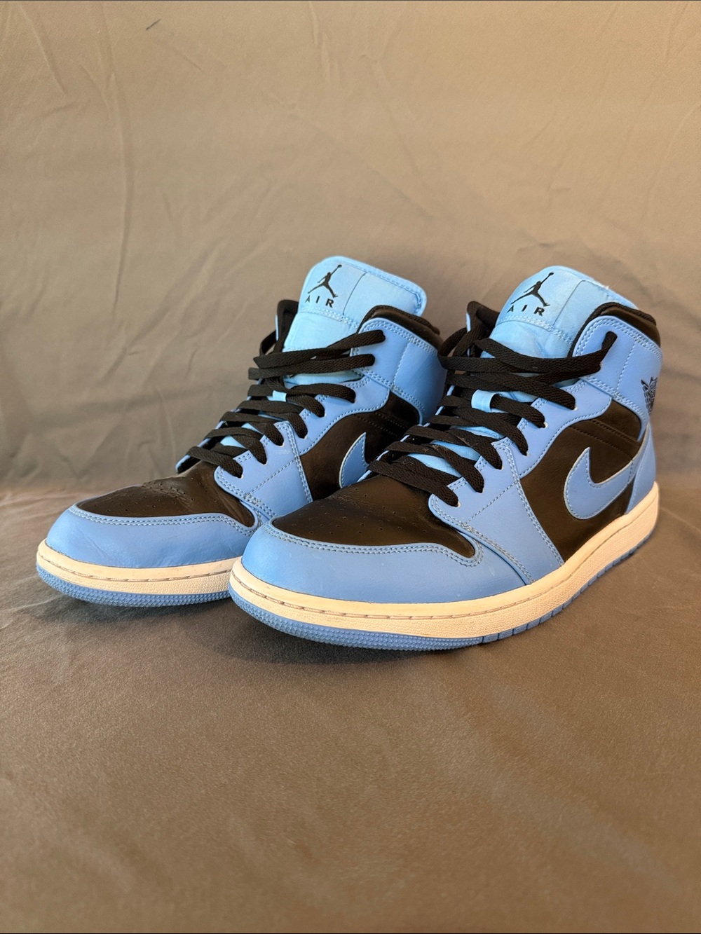 Nike Air Jordan 1 Mid - University Blue Black